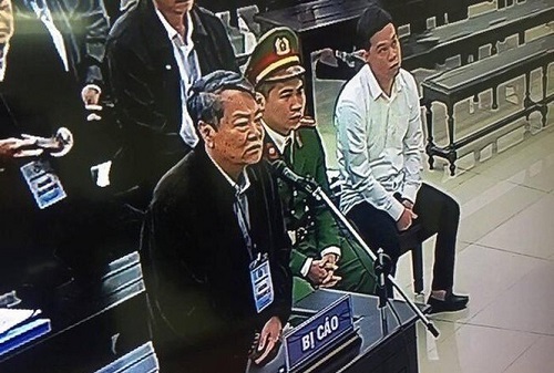 Tin trong nước - Cựu Phó chánh Văn phòng Đà Nẵng khóc nức nở trước tòa, sợ không qua khỏi trong tù