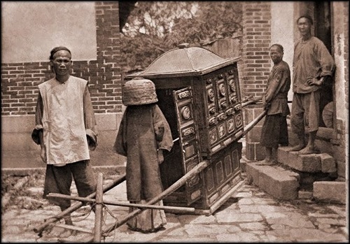 Giải trí - Loạt ảnh cho thấy cuộc sống 'không như phim' ở Trung Quốc 100 năm trước (Hình 3).