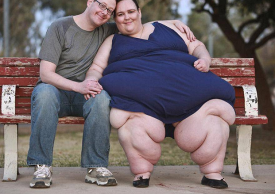 Tin thế giới - Chồng ủng hộ vợ tăng cân bạt mạng để trở thành người béo nhất thế giới (Hình 5).