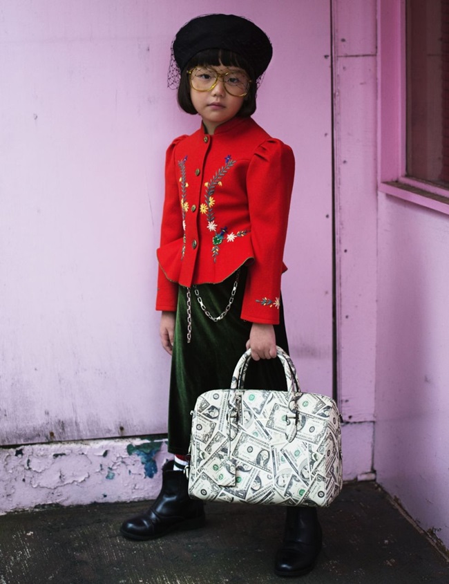 Cộng đồng mạng - Cô bé 10 tuổi sở hữu tủ đồ hàng hiệu cực chất, được Chanel mời dự sự kiện (Hình 2).