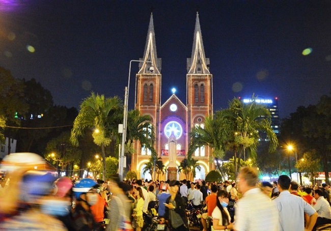Ăn - Chơi - Khám phá những địa điểm chơi Noel lý tưởng ở Hà Nội, TP.HCM (Hình 4).