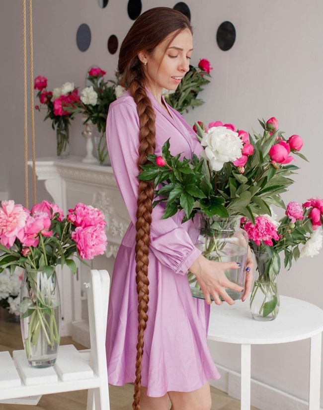 Cộng đồng mạng - Mê mẩn trước suối tóc dài 1m8 của 'nàng Rapunzel' ngoài đời thực