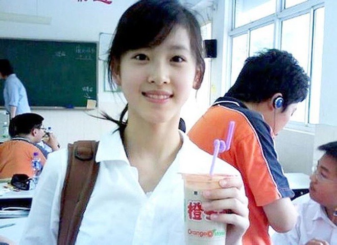 Gia đình - Tình yêu - 'Hot girl trà sữa' thành tỷ phú trẻ nhất Trung Quốc bất chấp bê bối tình dục của chồng đại gia (Hình 2).
