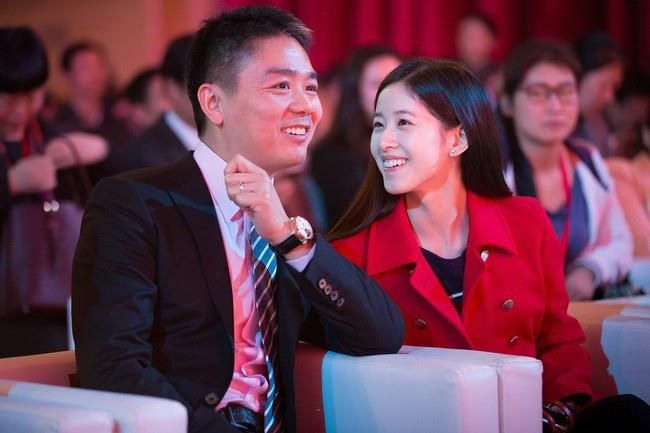 Gia đình - Tình yêu - 'Hot girl trà sữa' thành tỷ phú trẻ nhất Trung Quốc bất chấp bê bối tình dục của chồng đại gia (Hình 7).
