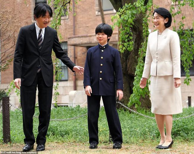 Gia đình - Tình yêu - Hoàng tử bé Hisahito, “chân mệnh thiên tử” Nhật Bản mới sinh ra đã gánh tương lai hoàng gia (Hình 5).