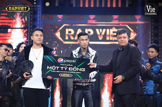 Tin tức giải trí - Dế Choắt trở thành Quán quân Rap Việt mùa đầu tiên với số lượt bình chọn cao 'ngất ngưởng (Hình 3).