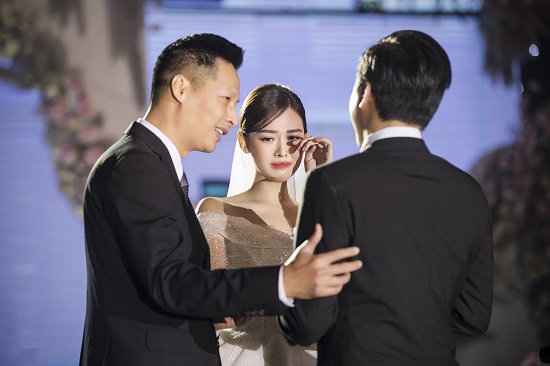 Tin tức giải trí - Nghệ sĩ Xuân Bắc bất ngờ làm MC trong đám cưới của Á hậu Tường San (Hình 4).