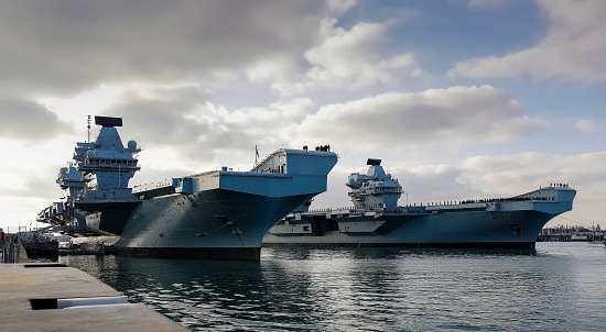 Tin thế giới - Tàu sân bay 4,2 tỷ USD của Hải quân Hoàng gia Anh bị tràn nước 'xối xả' vào buồng máy