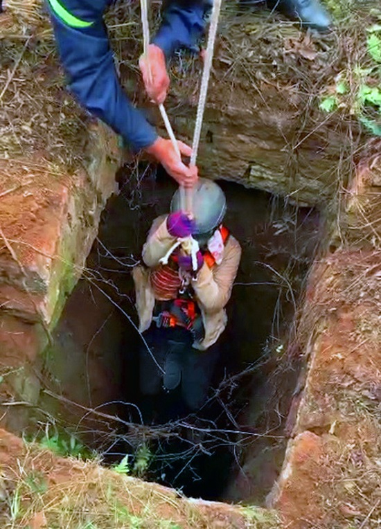 Tin trong nước - Đồng Nai: Giải cứu người phụ nữ bị rơi xuống giếng sâu 15m
