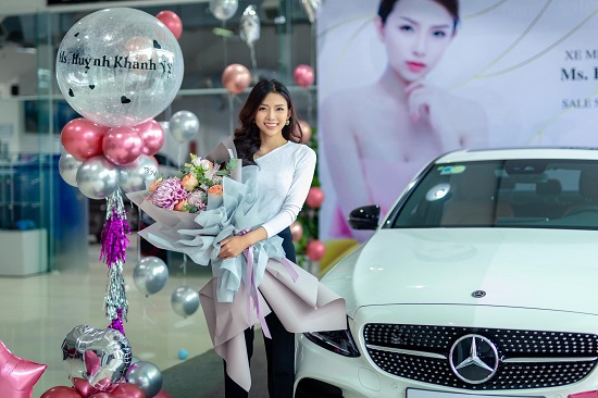 Giải trí - Phan Mạnh Quỳnh tặng bạn gái hotgirl xế hộp 3 tỷ đồng nhân dịp sinh nhật 