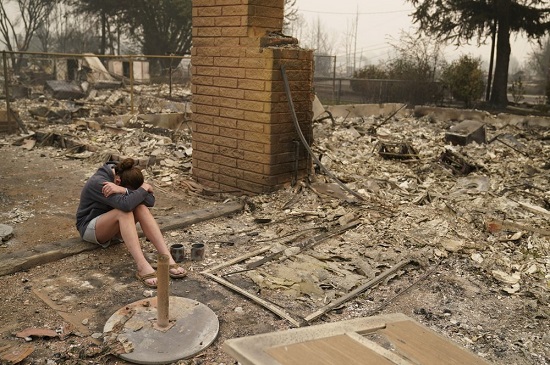 Tin thế giới - Sốc: Hàng nghìn ngôi nhà ở Mỹ hóa tro tàn, nửa triệu người phải sơ tán vì cháy rừng (Hình 5).