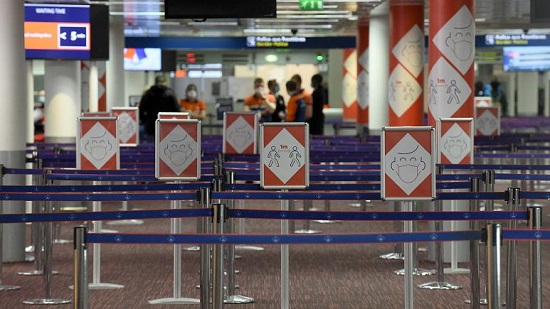 Tin thế giới - 25 hành khách 'mắc kẹt' suốt 3 tuần tại sân bay Paris do đóng cửa biên giới (Hình 2).