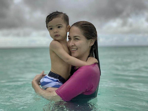 Tin tức giải trí - Khoe ảnh du lịch cùng gia đình, “mỹ nhân đẹp nhất Philippines” Marian Rivera “đốn tim” dân mạng nhờ chi tiết đặc biệt (Hình 2).