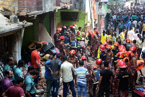 Tin thế giới - Bangladesh: Thêm nhiều nạn nhân thiệt mạng trong vụ nổ khí ga tại nhà thời Hồi giáo (Hình 2).