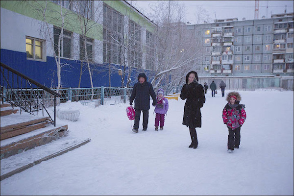 Chuyện học đường - Bất chấp nhiệt độ -50 độ C, học sinh tại vùng đất lạnh nhất thế giới vẫn đến trường