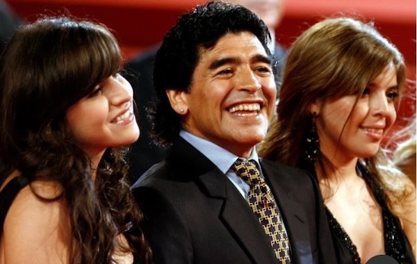 Bóng đá - Hơn 70 triệu bảng Anh bất ngờ 'bốc hơi' sau cái chết của danh thủ Diego Maradona