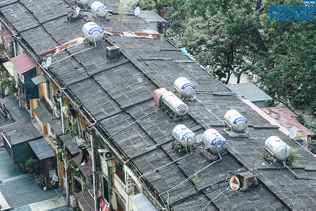 Tin trong nước - Mối nguy từ những quả 'bom nước' trên nóc các khu tập thể cũ tại Hà Nội (Hình 5).