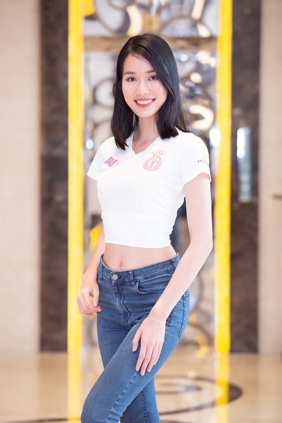 Tin tức giải trí - Dàn thí sinh Hoa hậu Việt Nam 2020 đồng loạt khoe chân dài, vén áo đọ eo thon trước thềm chung kết (Hình 11).