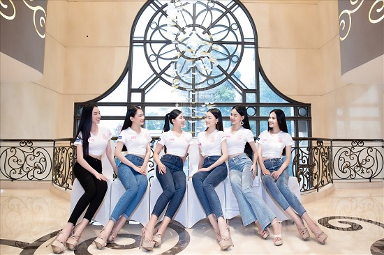 Tin tức giải trí - Dàn thí sinh Hoa hậu Việt Nam 2020 đồng loạt khoe chân dài, vén áo đọ eo thon trước thềm chung kết (Hình 4).
