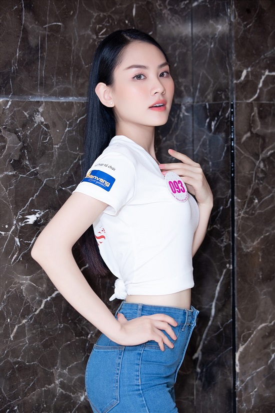 Tin tức giải trí - Dàn thí sinh Hoa hậu Việt Nam 2020 đồng loạt khoe chân dài, vén áo đọ eo thon trước thềm chung kết (Hình 6).