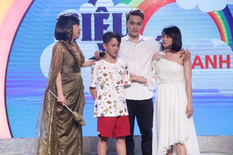 Danh hài Việt Hương nhận nuôi 3 đứa bé không mẹ đến năm 18 tuổi - Ảnh 2