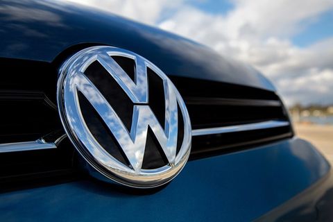 Volkswagen chi "khủng" để dàn xếp bê bối khí thải - Ảnh 1