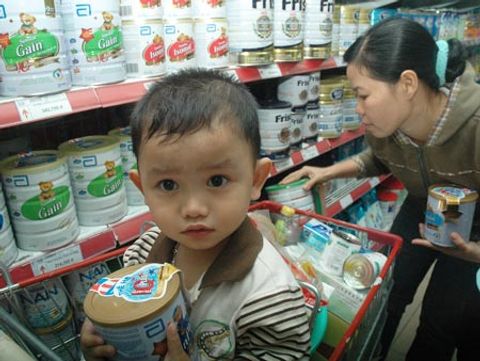 Giá trần sữa trẻ em dưới 6 tuổi sẽ được xem xét bỏ từ 1/7 - Ảnh 1