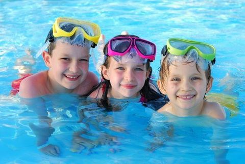 Cách chọn phao bơi và các phụ kiện bơi an toàn cho bé - Ảnh 2