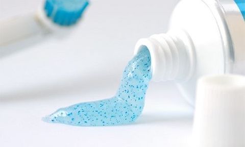  Vì sao không nên mua kem đánh răng, sữa rửa mặt có chứa hạt siêu nhỏ? - Ảnh 1