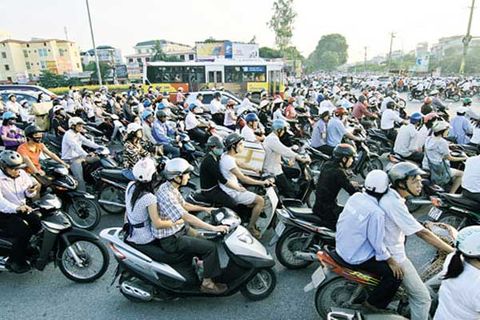 Hà Nội sẽ làm gì để cấm xe máy trong 10 năm tới? - Ảnh 1