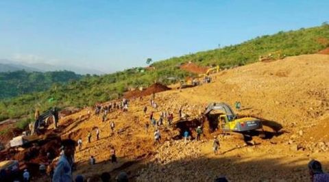Lở đất ở miền Bắc Myanmar, 100 người bị chôn vùi - Ảnh 1