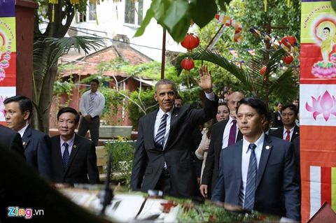 Tổng thống Obama đến thăm chùa Ngọc Hoàng - Ảnh 3