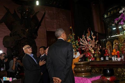 Trực tiếp: Tổng thống Obama đến thăm chùa Ngọc Hoàng - Ảnh 6