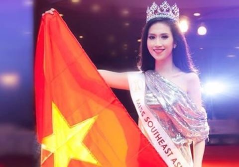 Tin tức giải trí nổi bật tuần qua: Người đẹp Việt khóc lóc, lời qua tiếng lại - Ảnh 3