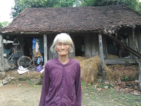 Cụ bà 90 tuổi đau đáu ước mong có ngôi nhà làm nơi thờ cúng - Ảnh 2