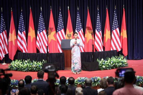 Ông Obama: Chính người Việt Nam quyết định vận mệnh và tương lai của mình - Ảnh 9