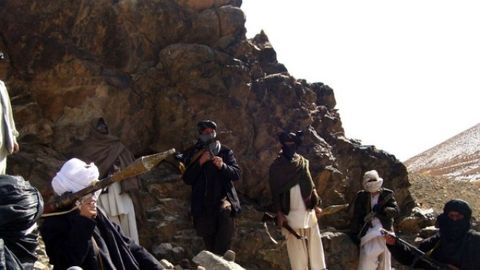 Afghanistan: Taliban sát hại 16 hành khách đi xe buýt - Ảnh 1