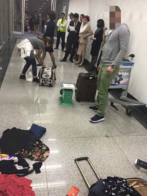 Khách Việt kiều “tố” nhân viên sân bay “chèn ép”, bắt vứt bỏ hành lý quá cước - Ảnh 1