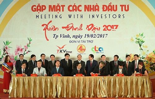 Thủ tướng mong các nhà đầu tư vào Nghệ An đừng “sớm nắng chiều mưa” - Ảnh 3