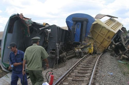 Khẩn trương điều tra nguyên nhân vụ tai nạn tàu hỏa tại Thừa Thiên Huế - Ảnh 1