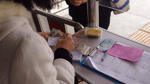Sáng nay (6/2) bắt đầu thu tiền vé xe buýt nhanh BRT - Ảnh 2