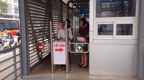 Sáng nay (6/2) bắt đầu thu tiền vé xe buýt nhanh BRT - Ảnh 4