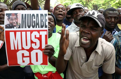 Tổng thống Zimbabwe Mugabe bị luận tội trước Quốc hội - Ảnh 2