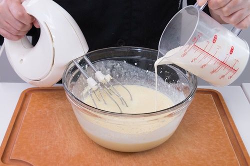 Cách làm bánh phô mai Nhật Bản xốp mềm bằng nồi cơm điện - Ảnh 3