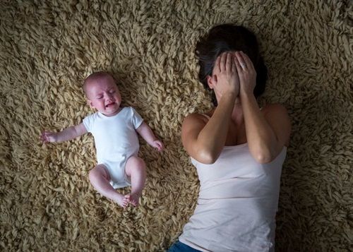 Chứng trầm cảm sau sinh: Nỗi kinh hoàng của các bà mẹ trong những ngày ở cữ - Ảnh 3