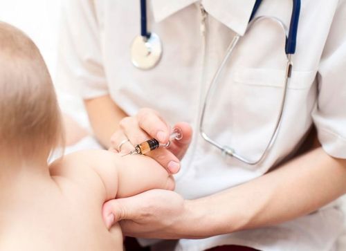 Cục trưởng cục Y tế Dự phòng khẳng định: vắc xin dịch vụ không tốt hơn vắc xin miễn phí - Ảnh 1