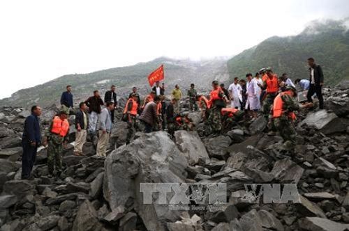Sạt lở núi cao 3000m ở Trung Quốc, hơn 140 người bị chôn vùi - Ảnh 2