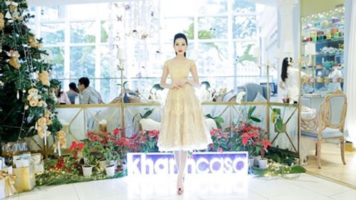Hoa hậu Huỳnh Thúy Anh một mình cafe ngày cuối tuần - Ảnh 4