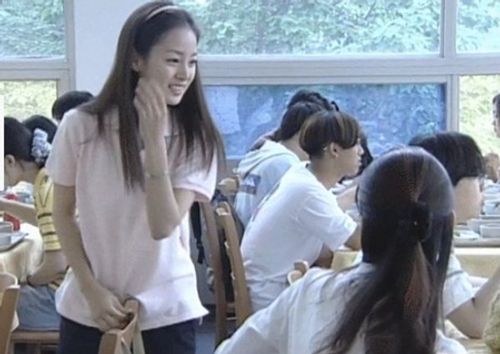 Chiêm ngưỡng nhan sắc của Kim Tae Hee thuở sinh viên - Ảnh 5