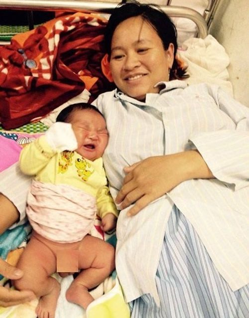 Bé trai sơ sinh nặng 6,1kg chào đời ở Nghệ An - Ảnh 1
